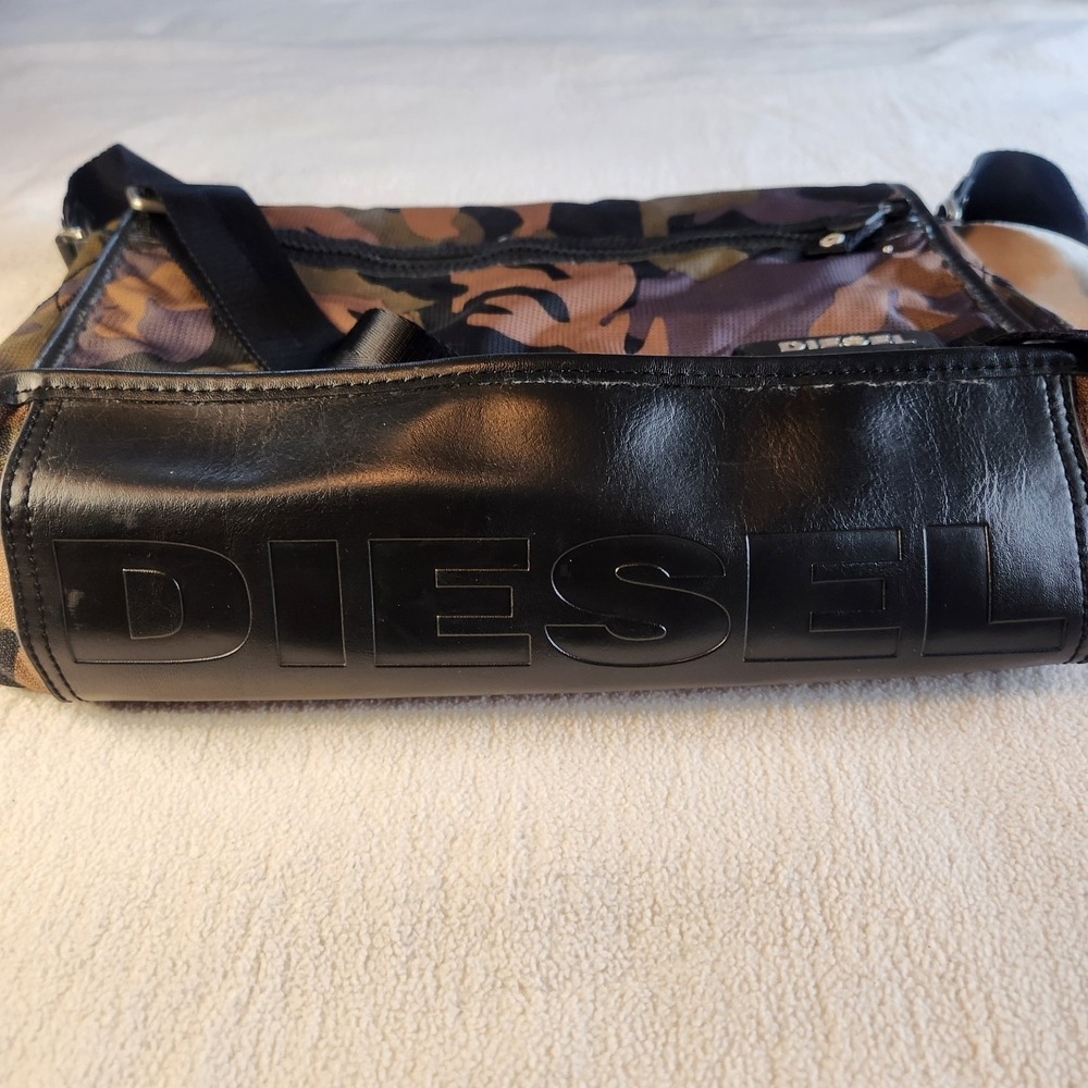 Diesel Camouflage Messenger Bag - Picture 4 of 8